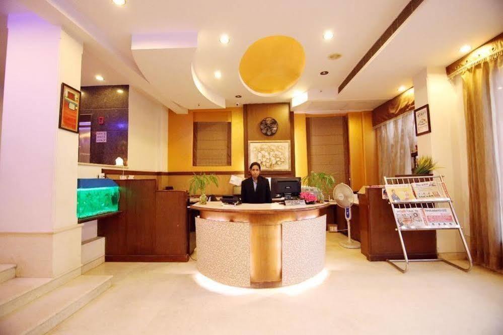 Oyo 1227 Hotel Rousha Inn Ґазіабад Екстер'єр фото